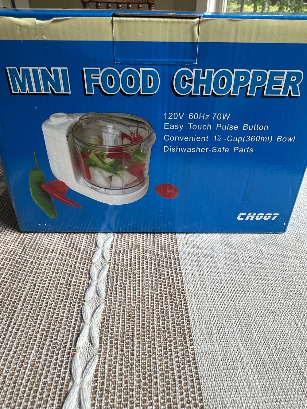 Mini Food Chopper - CH007; Dishwasher-safe parts; 1 1/2 cup bowl